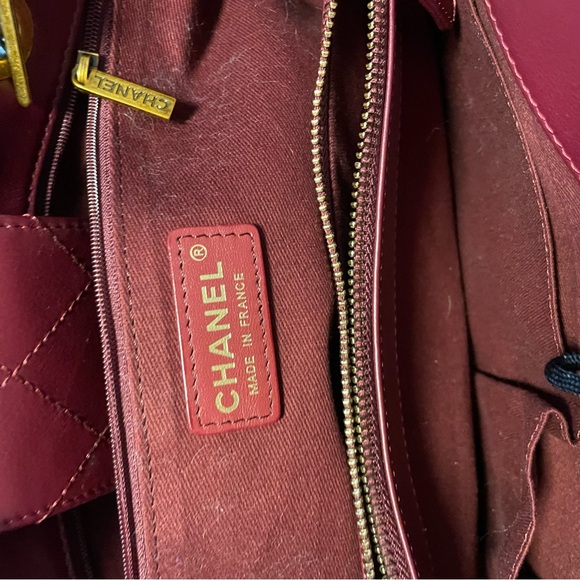 Two-way Burgundy Quilted Leather Tote - Picture 8 of 9